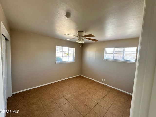5732 ARROWHEAD Drive, El Paso, TX 79924