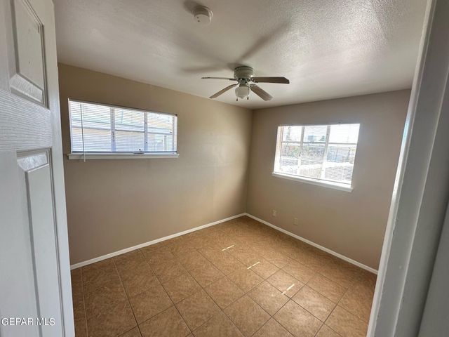 5732 ARROWHEAD Drive, El Paso, TX 79924