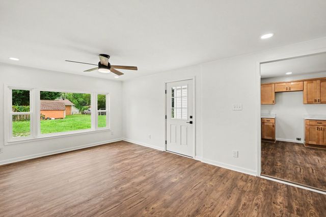 206 Bragg Cir, Tullahoma, TN 37388