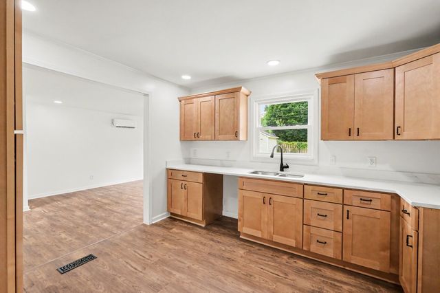 206 Bragg Cir, Tullahoma, TN 37388