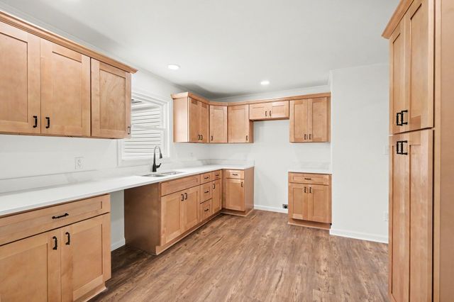206 Bragg Cir, Tullahoma, TN 37388