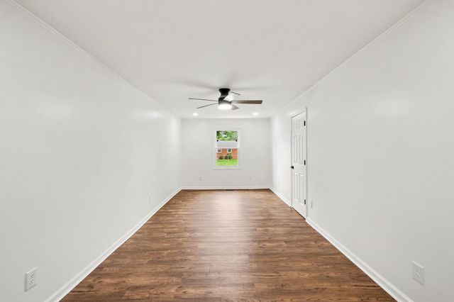 206 Bragg Cir, Tullahoma, TN 37388