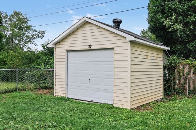 206 Bragg Cir, Tullahoma, TN 37388