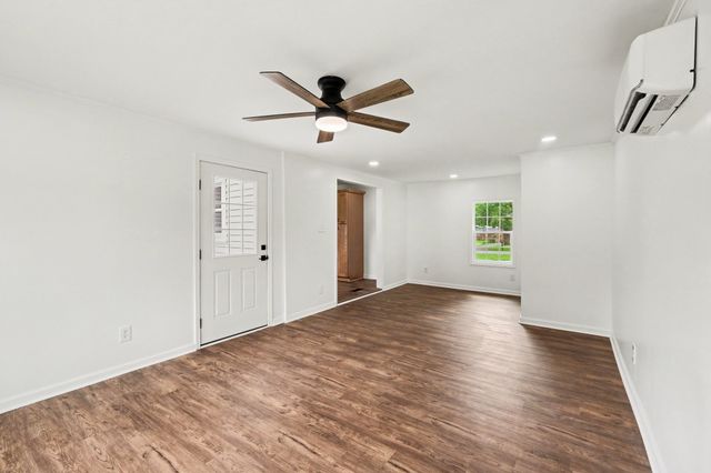 206 Bragg Cir, Tullahoma, TN 37388