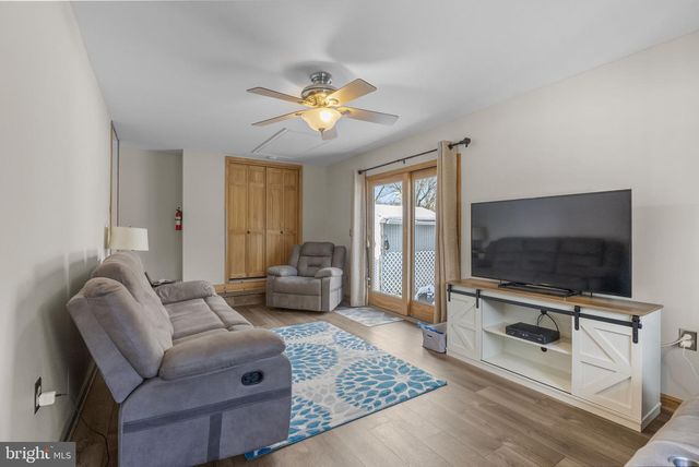 94 GROVEVILLE RD, Trenton, NJ 08620