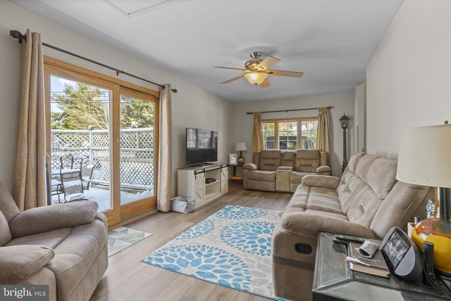 94 GROVEVILLE RD, Trenton, NJ 08620