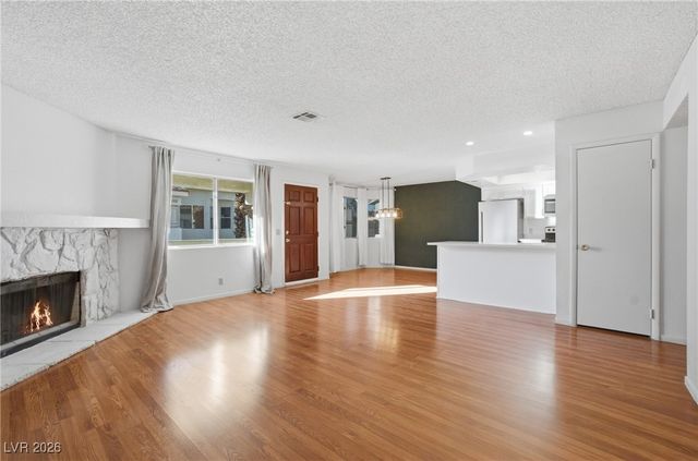 945 Falconhead Lane 201, Las Vegas, NV 89128