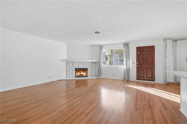 945 Falconhead Lane 201, Las Vegas, NV 89128