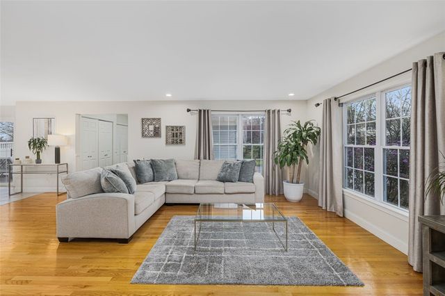 17 Millers Brook Drive, Cumberland, RI 02864