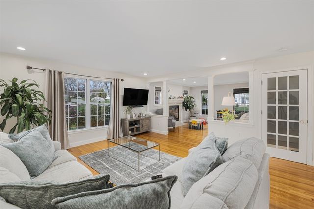 17 Millers Brook Drive, Cumberland, RI 02864