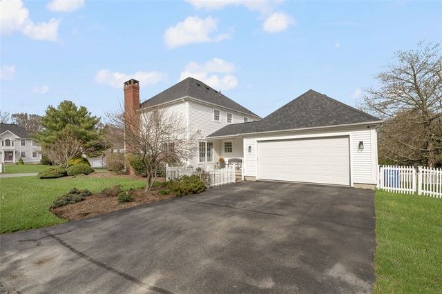 17 Millers Brook Drive, Cumberland, RI 02864