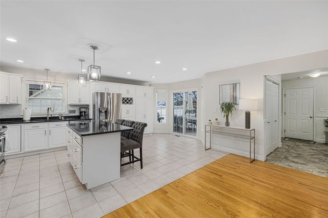 17 Millers Brook Drive, Cumberland, RI 02864