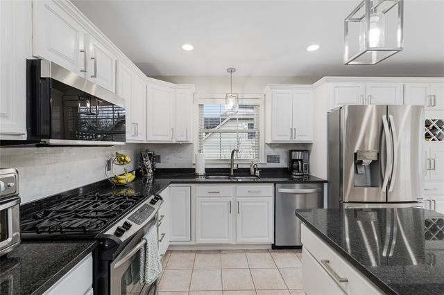 17 Millers Brook Drive, Cumberland, RI 02864