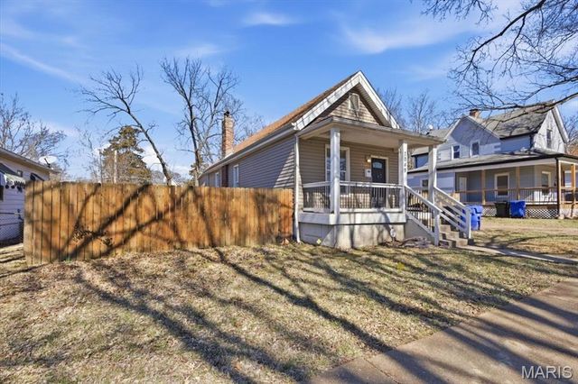 7049 Melrose Avenue, University City, MO 63130