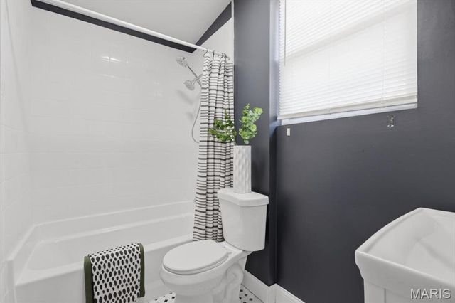 7049 Melrose Avenue, University City, MO 63130