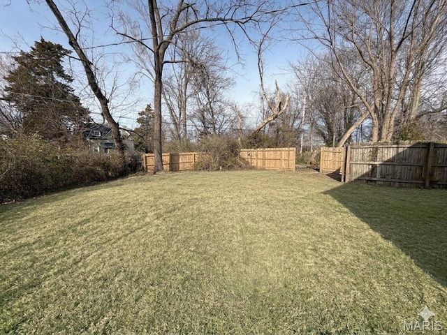 7049 Melrose Avenue, University City, MO 63130