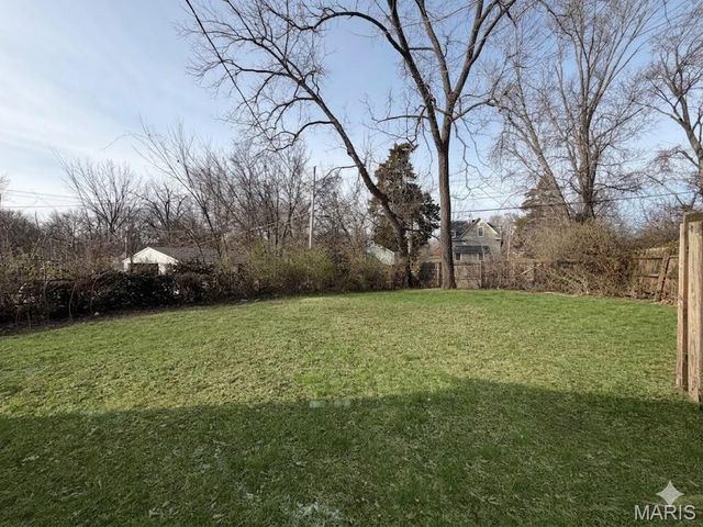 7049 Melrose Avenue, University City, MO 63130