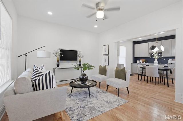 7049 Melrose Avenue, University City, MO 63130