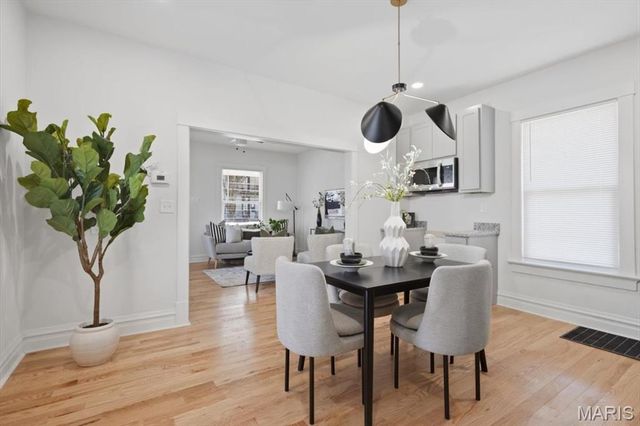 7049 Melrose Avenue, University City, MO 63130