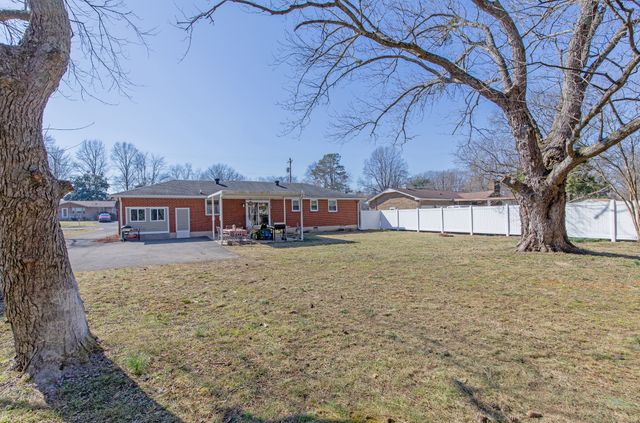 107 Maureen Dr, Hendersonville, TN 37075