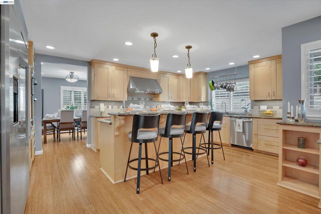 33499 Quail Run Rd, Fremont, CA 94555