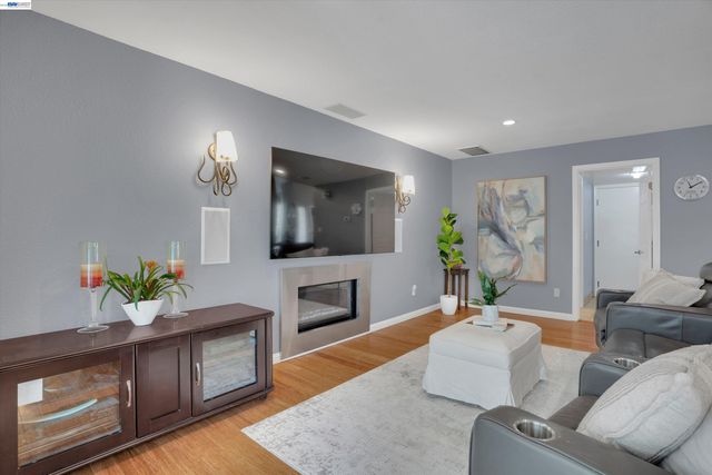 33499 Quail Run Rd, Fremont, CA 94555