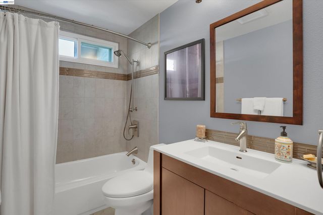 33499 Quail Run Rd, Fremont, CA 94555