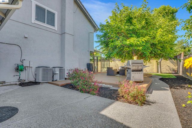 33499 Quail Run Rd, Fremont, CA 94555