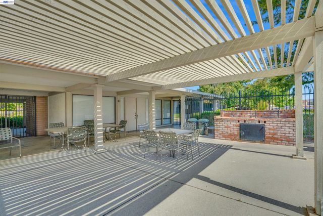 33499 Quail Run Rd, Fremont, CA 94555