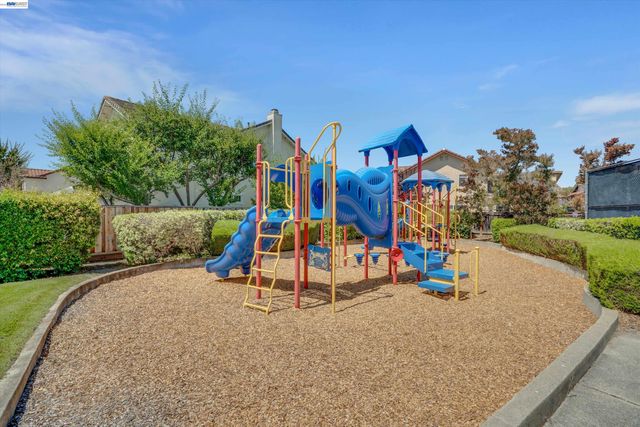 33499 Quail Run Rd, Fremont, CA 94555