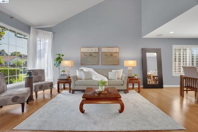 33499 Quail Run Rd, Fremont, CA 94555