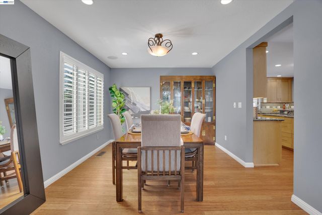 33499 Quail Run Rd, Fremont, CA 94555