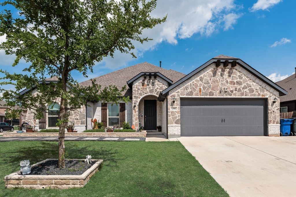1301 Lone Hill Lane, Forney, TX 75126