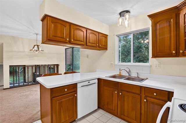 16955 English Road, Manchester, MI 48158