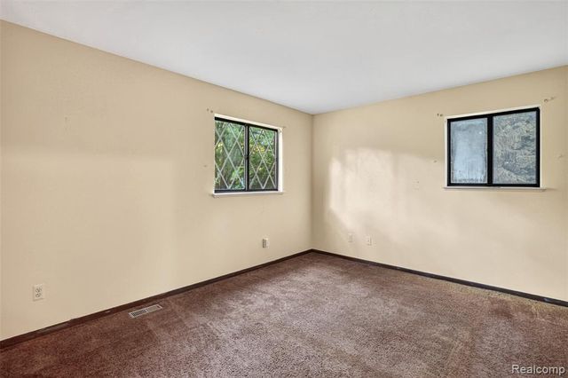 16955 English Road, Manchester, MI 48158