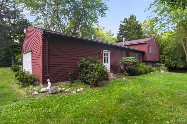 16955 English Road, Manchester, MI 48158