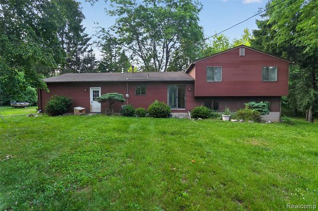16955 English Road, Manchester, MI 48158