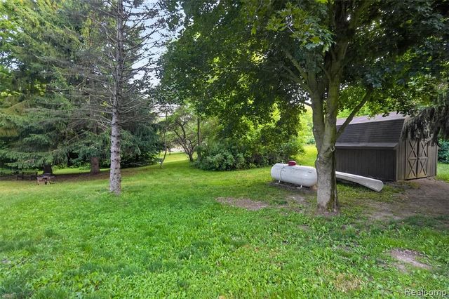 16955 English Road, Manchester, MI 48158