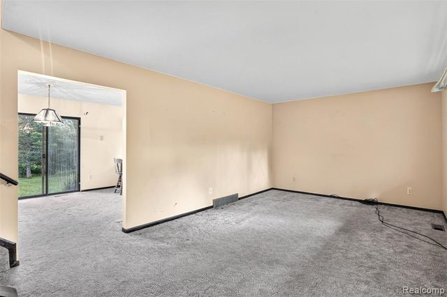 16955 English Road, Manchester, MI 48158
