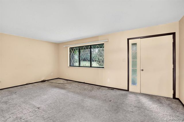 16955 English Road, Manchester, MI 48158