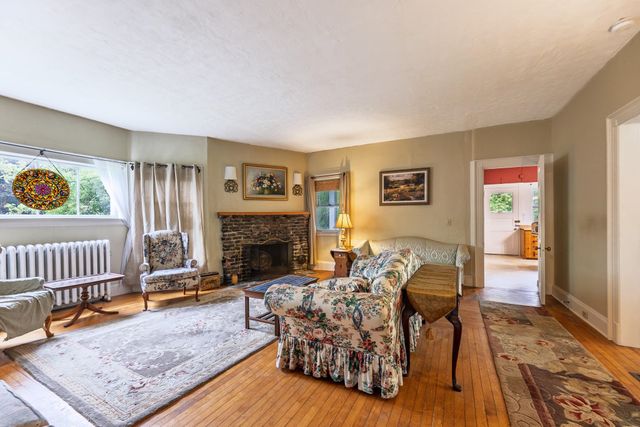 27 Shaker Hill Road, Enfield, NH 03748
