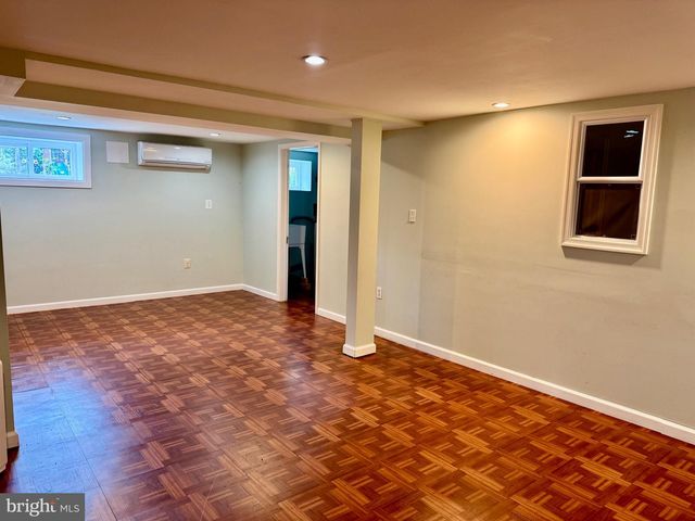 204 S IRVING ST, Arlington, VA 22204