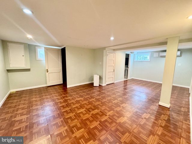 204 S IRVING ST, Arlington, VA 22204
