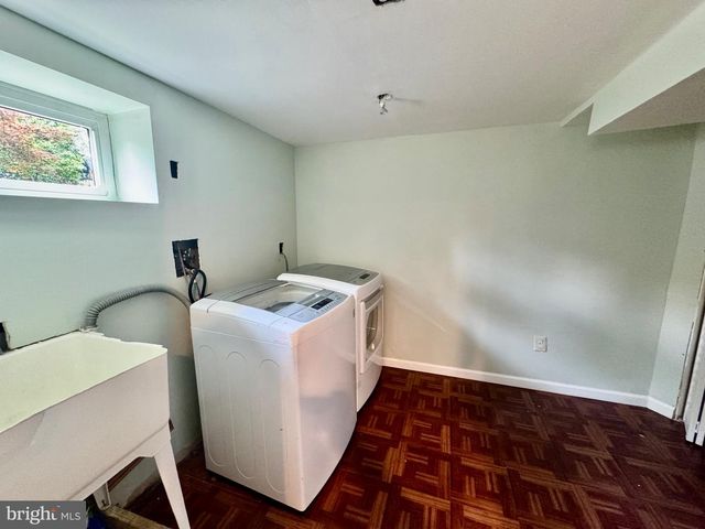 204 S IRVING ST, Arlington, VA 22204