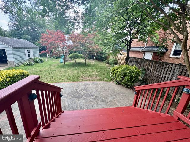 204 S IRVING ST, Arlington, VA 22204