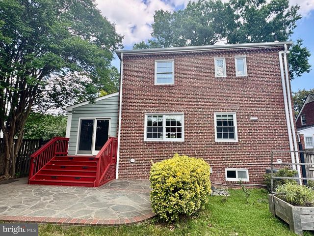 204 S IRVING ST, Arlington, VA 22204