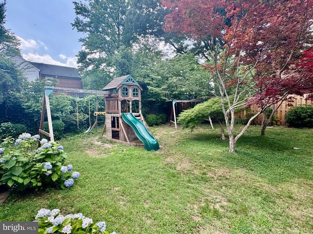 204 S IRVING ST, Arlington, VA 22204