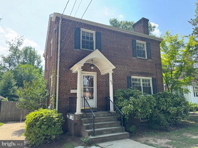 204 S IRVING ST, Arlington, VA 22204