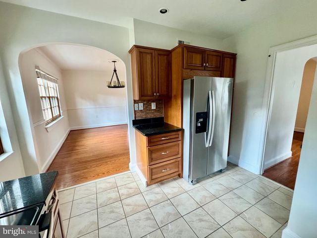 204 S IRVING ST, Arlington, VA 22204