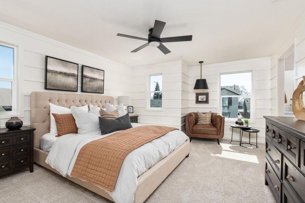 Image 31 of property listing at 6583 E Cresthaven Drive, Fresno, CA 93727